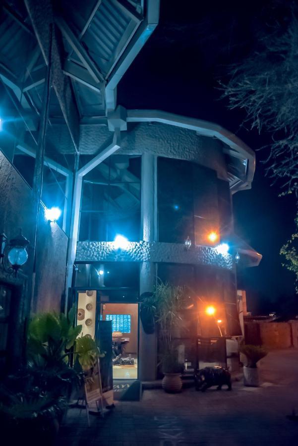 African Home Hotel Gaborone Exterior foto