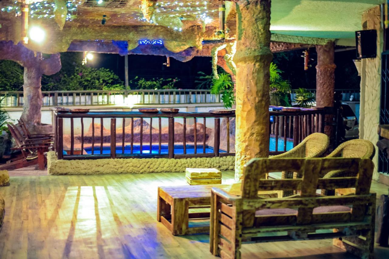 African Home Hotel Gaborone Exterior foto