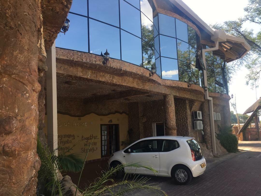 African Home Hotel Gaborone Exterior foto