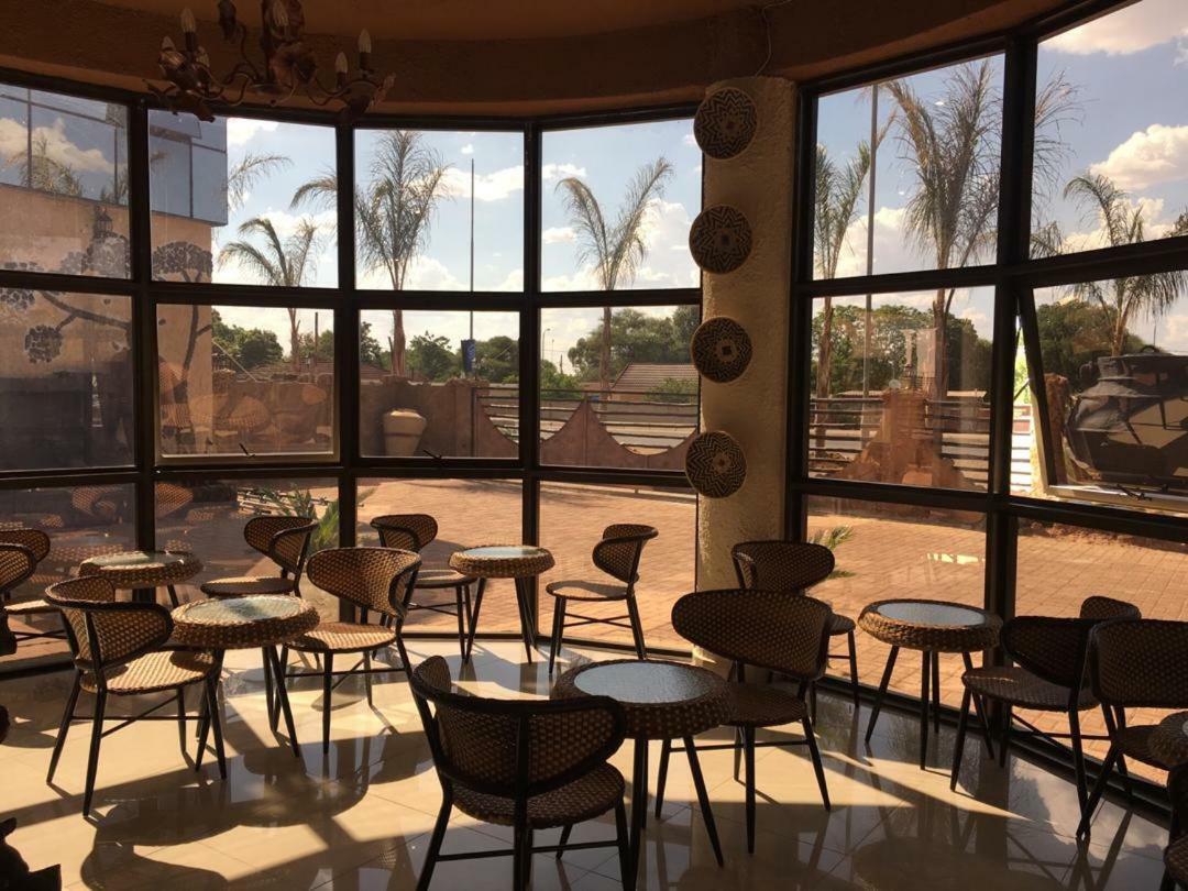 African Home Hotel Gaborone Exterior foto