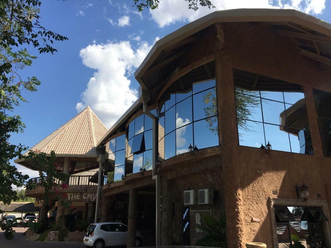 African Home Hotel Gaborone Exterior foto