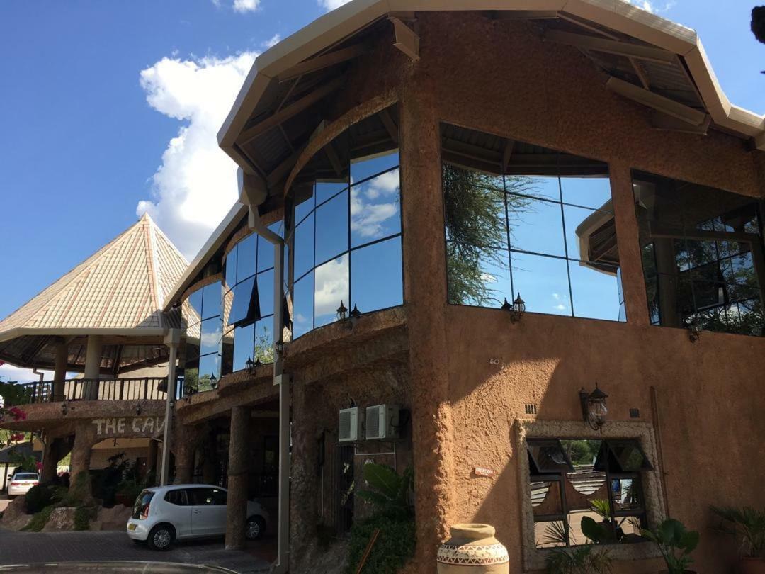 African Home Hotel Gaborone Exterior foto